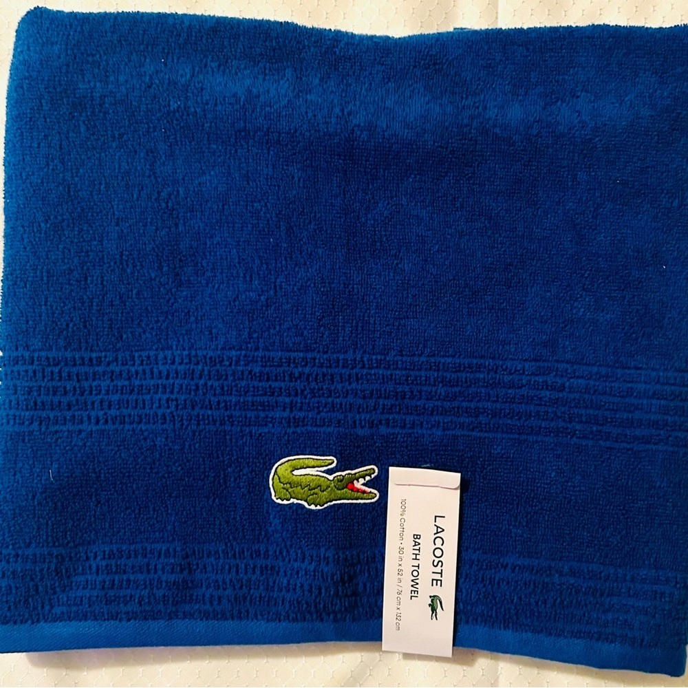 LACOSTE Bath Towel Navy Blue 100% Coton 30” x 52” Crocodile Logo Low Linting